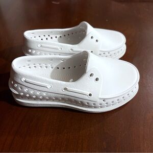 NWOB Native Shoes Kids C8 White Slip-On EVA SugarLite Minimalist Casual Unisex